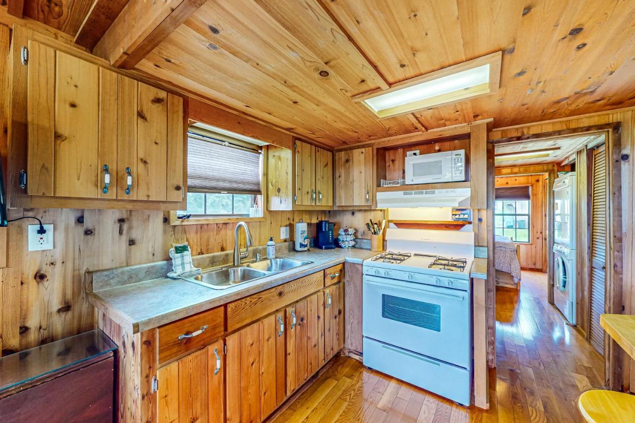 Seneca Lake Serenity Hector Экстерьер фото
